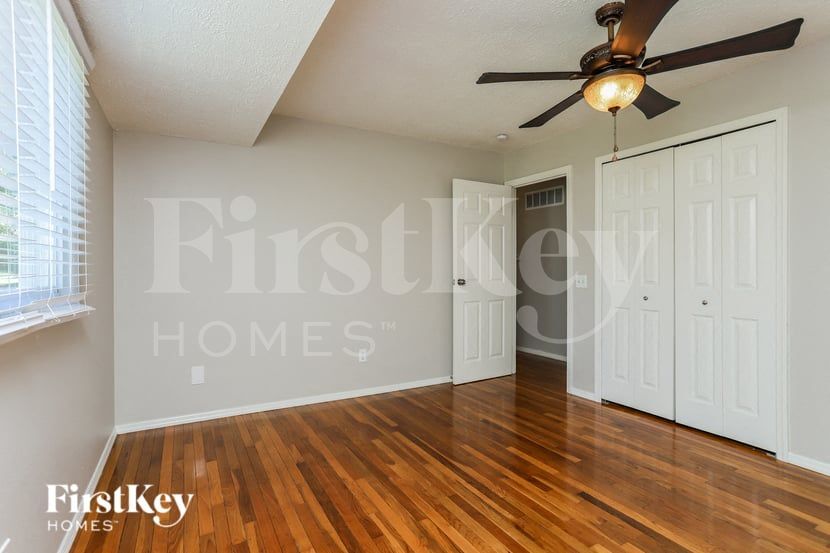 Building Photo - 1107 Burgundy Ln