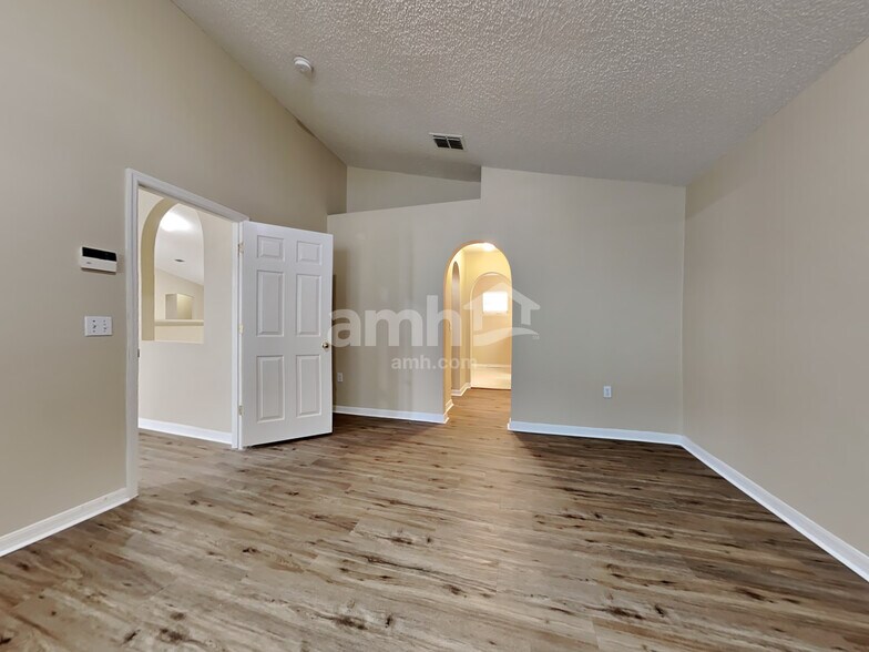 Building Photo - 12285 Hickory Forest Rd