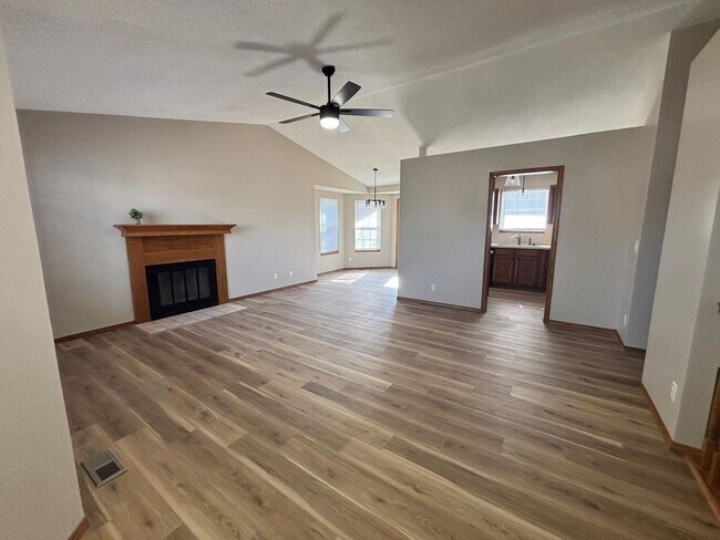 Building Photo - Move in Special- 1/2 off the 2nd full month of rent. Renovated 3 Bedroom 2 Bath Home with a Finis...
