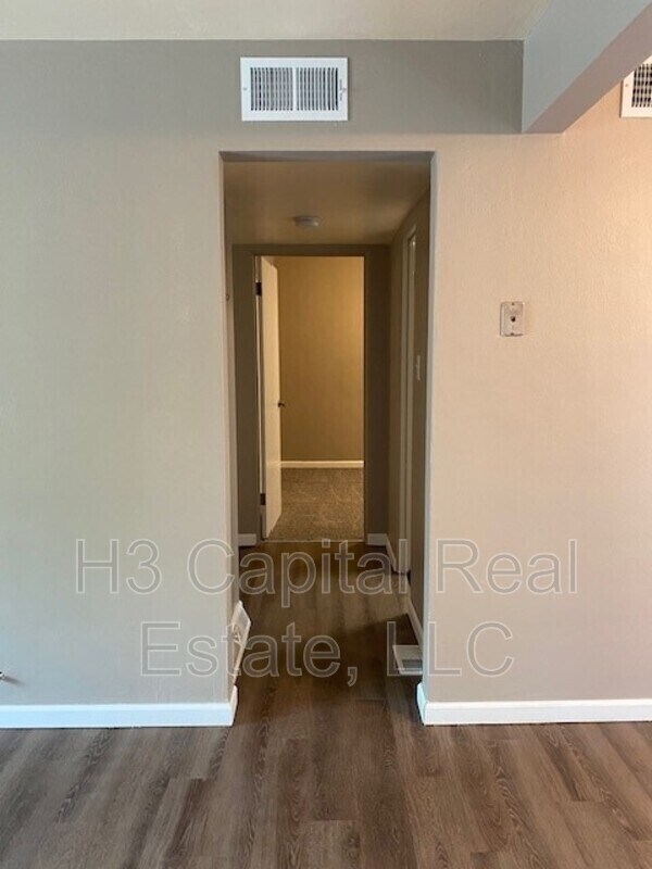 Building Photo - 219 N 48th St