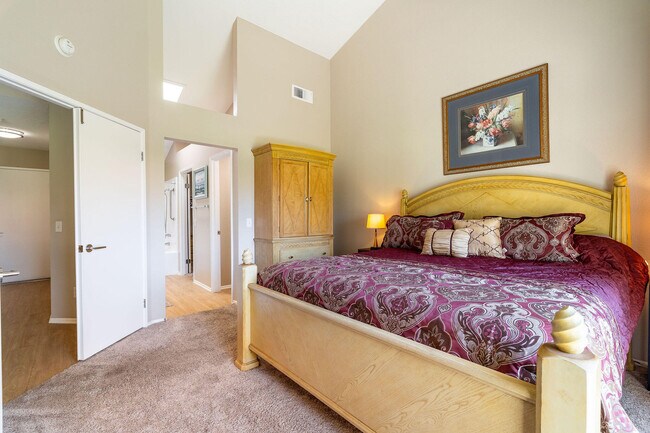 Building Photo - 41451 Kansas St