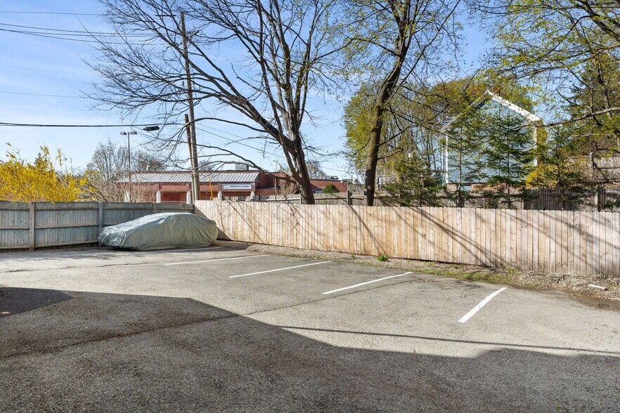 Building Photo - 4 Greenleaf St