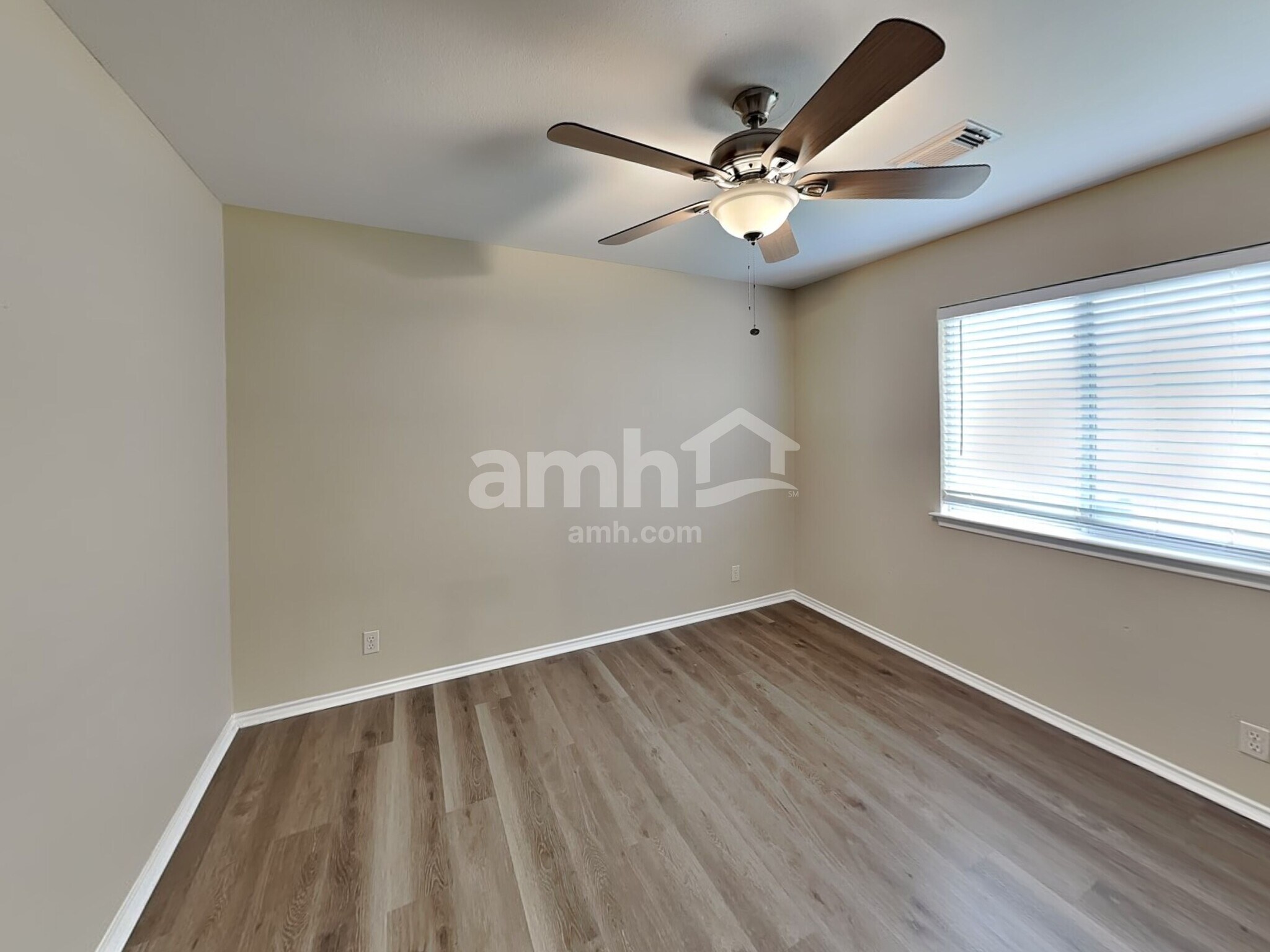 Building Photo - 15243 Kamary Ln