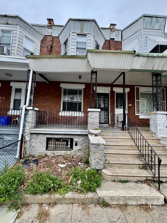 Primary Photo - 220 S Millick St