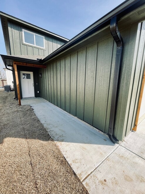 Building Photo - 223 S Fairland Ave