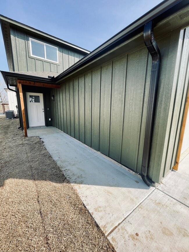 Building Photo - 223 S Fairland Ave