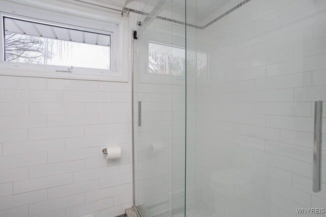 Building Photo - 1090 Stolle Rd