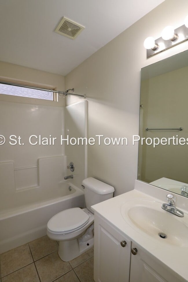 Building Photo - Family Home in Fox Hollow