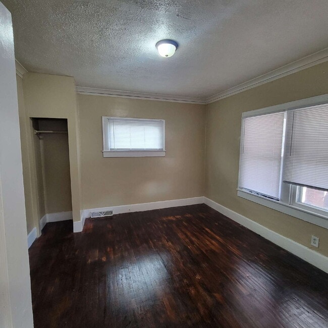 Building Photo - Near West / Bike to Downtown