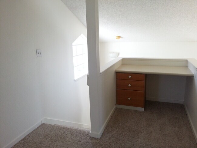 Building Photo - Great 3 Bedroom/ 2.5 Bathroom Single Family Home in Waikele  *First showing on Monday, February 1...