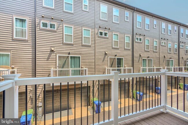 Building Photo - 2705 Ferry Bar Dr
