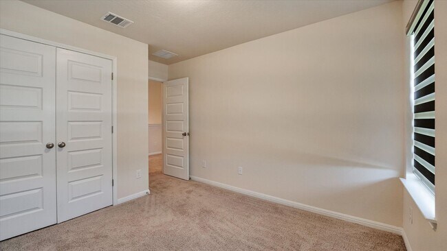 Building Photo - Redland Rd/281 Sienna Subdivision