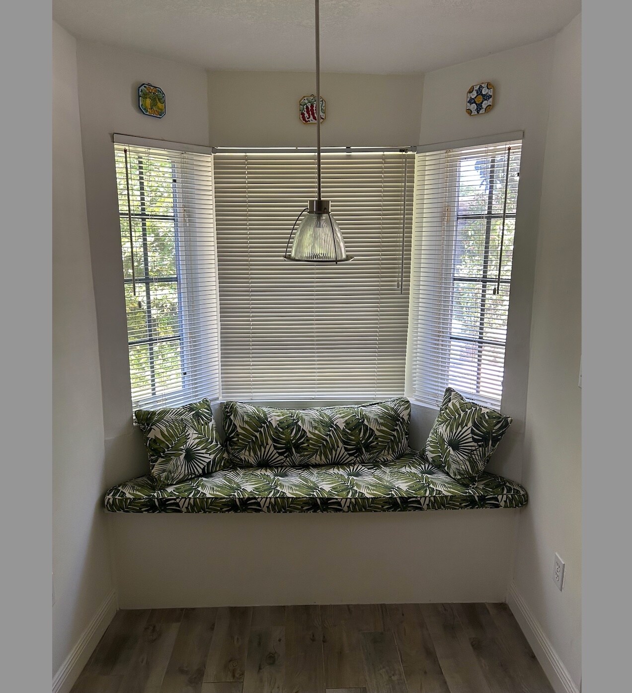 Breakfast Nook - 3800 Segovia St