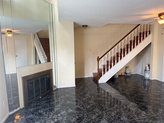 Building Photo - 2120 El Paseo St