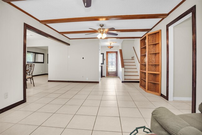 Building Photo - 1102 Mosher Ln