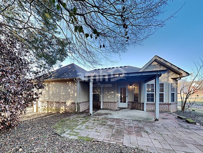 Building Photo - 2936 Greentree Dr