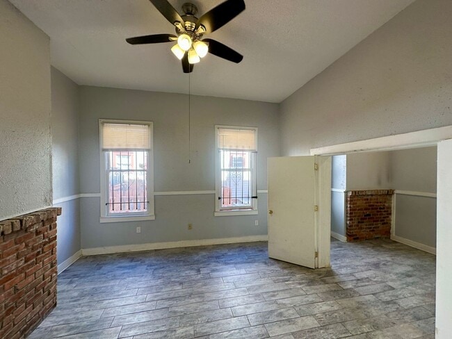 Building Photo - 1 BED | 1 BATH | PRIVATE BACK PATIO | WEST...