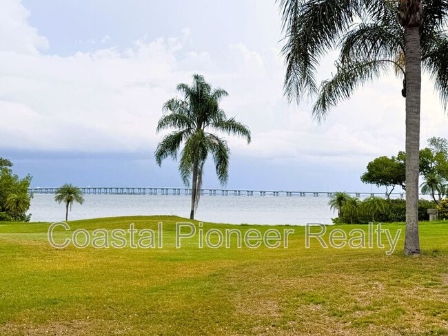 Building Photo - 2614 Cove Cay Dr