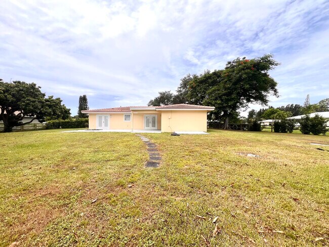Building Photo - 9400 Listow Terrace