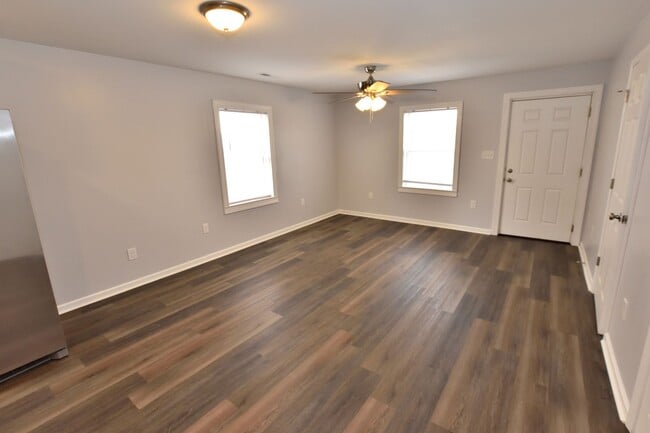 Building Photo - 323 S Sally Jenkins St