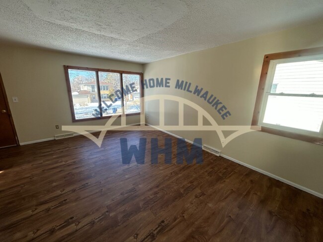 Building Photo - 6580 N 73rd St