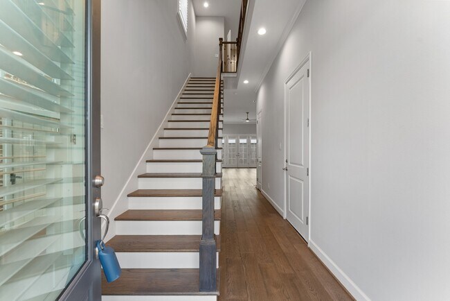 Building Photo - 114 Magnolia Grn St