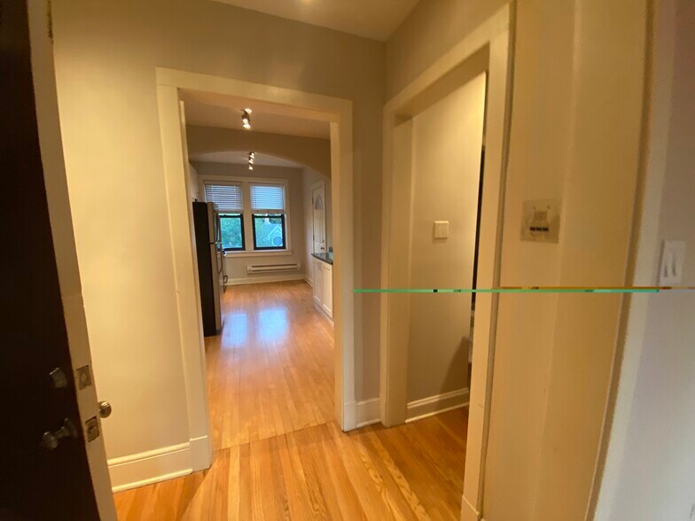 Building Photo - 2331 N Rockwell St