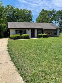 Building Photo - 518 W Wilding Dr