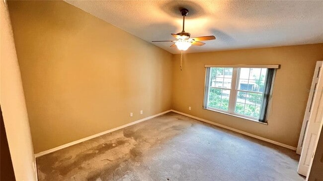 Building Photo - 5167 Lazy Oaks Dr