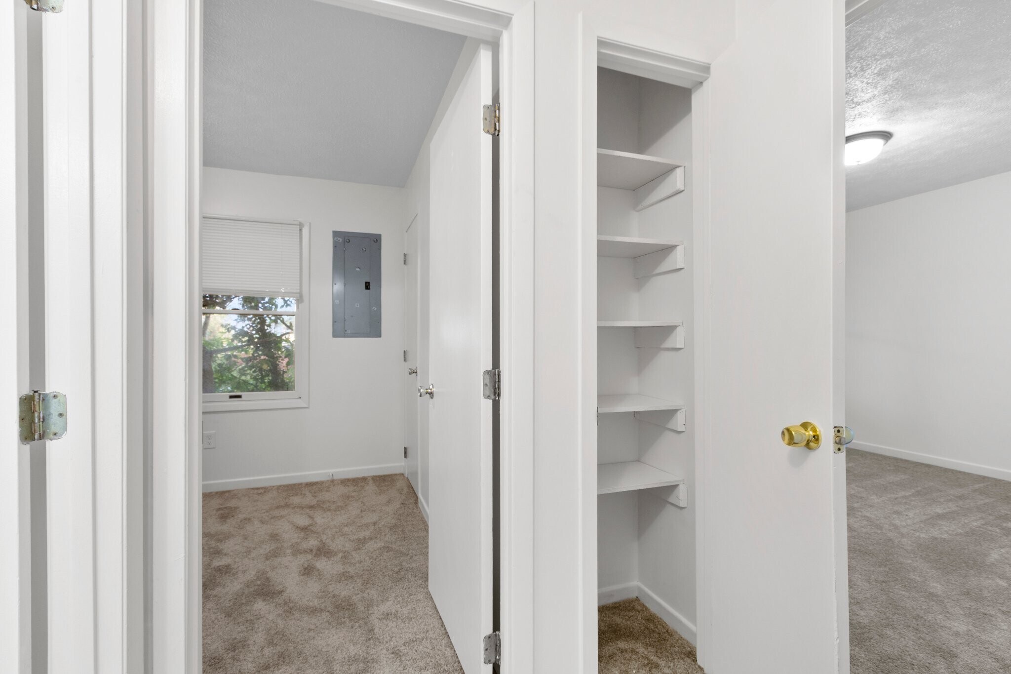 Building Photo - 3 W Rosecrest St