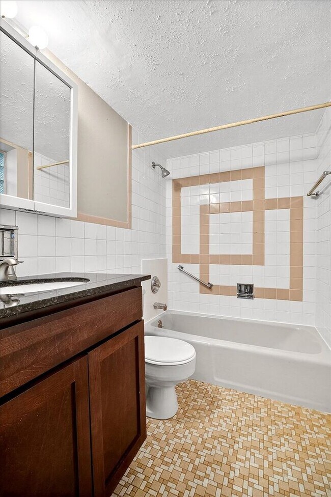 Building Photo - Plan A