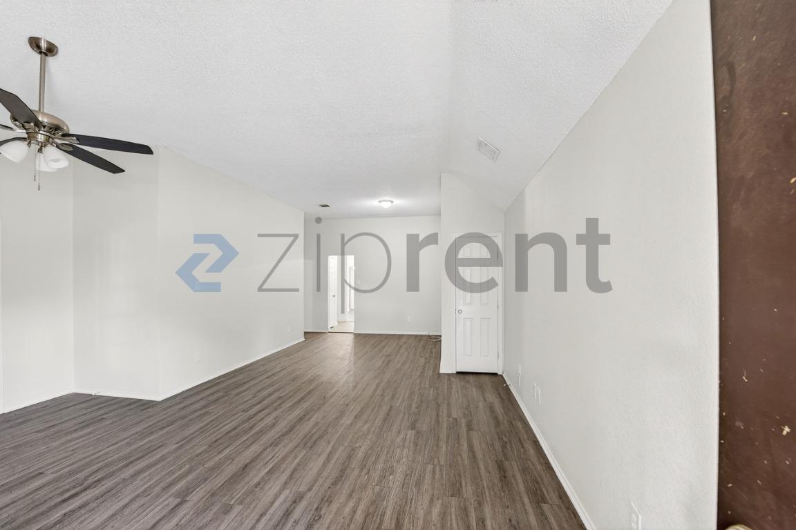 Building Photo - Unit
