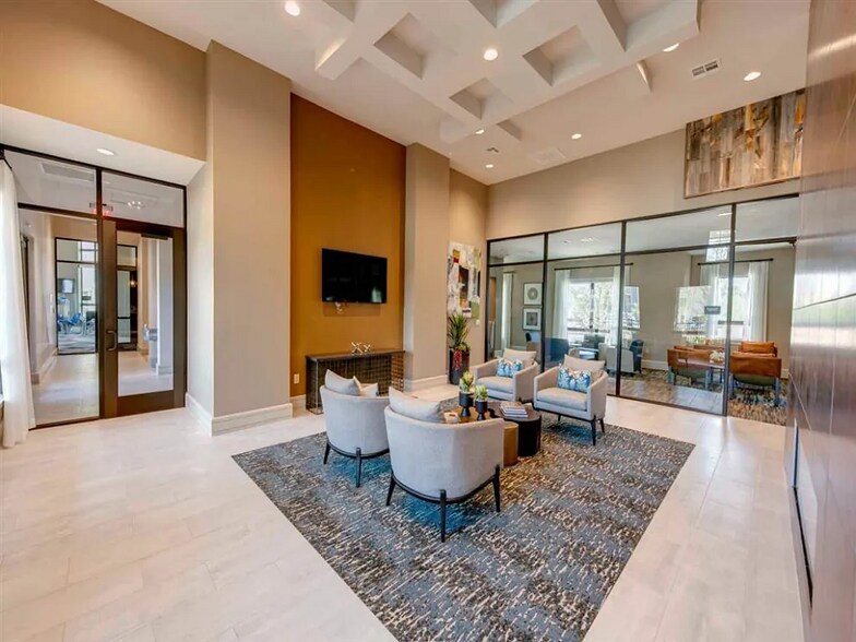 Building Photo - 20290 Park Lake View Dr