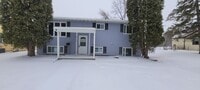 Building Photo - 4 Bedroom 2 Bath House