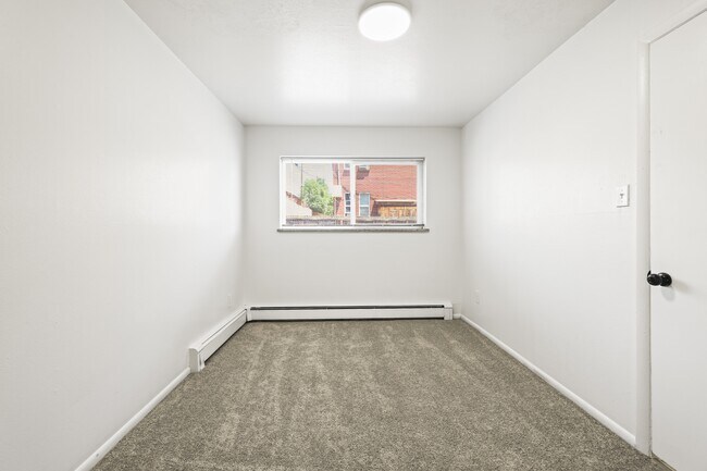 Building Photo - 7120 Hooker St
