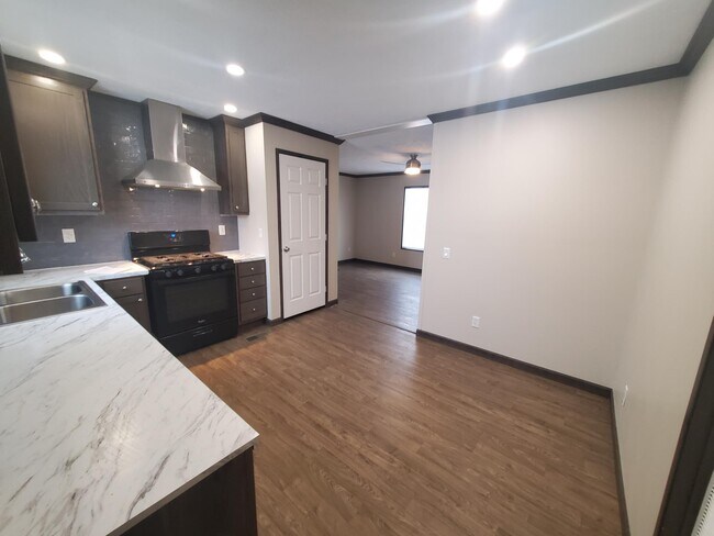 Building Photo - 8 Mockingbird Hill Dr