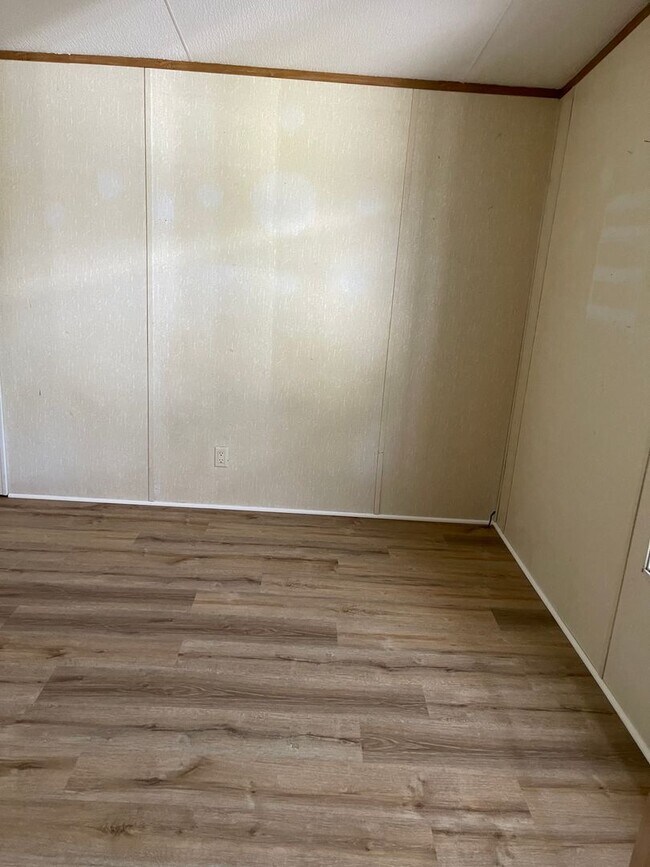 Building Photo - 3 bedroom home Fayetville PA!