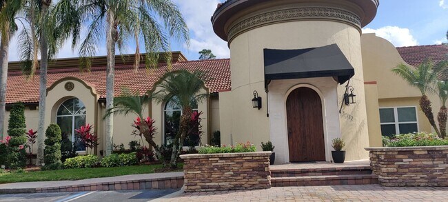 Building Photo - Large one bedroom condominium