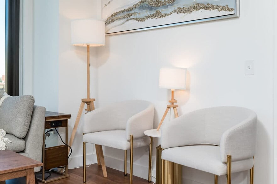 Building Photo - 101 Main St