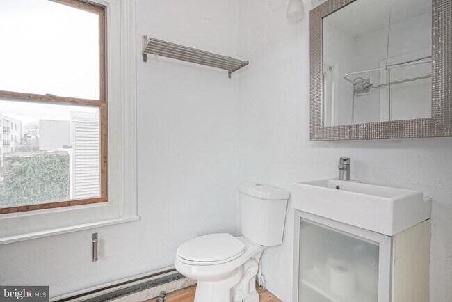 Building Photo - 1523 N 27th St