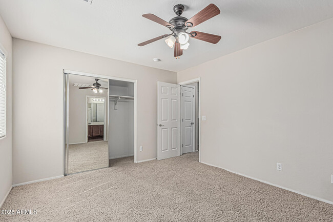 Building Photo - 1242 E Strawberry Dr