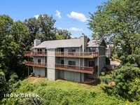 Building Photo - Two-bedroom Condo with Mountain Views near...