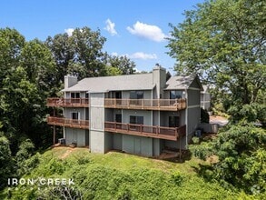 Building Photo - Two-bedroom Condo with Mountain Views near...