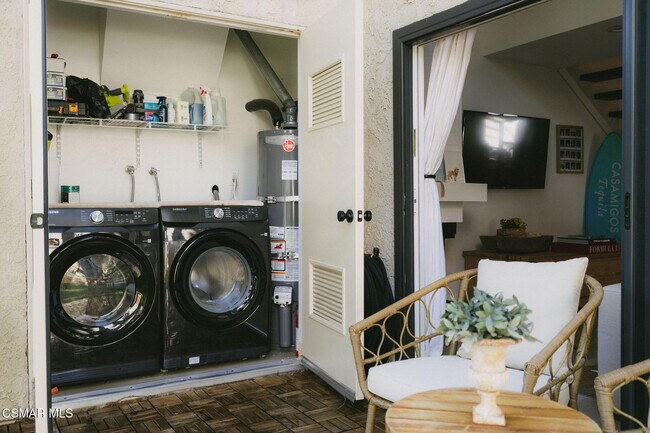 Building Photo - 5716 Skyview Way