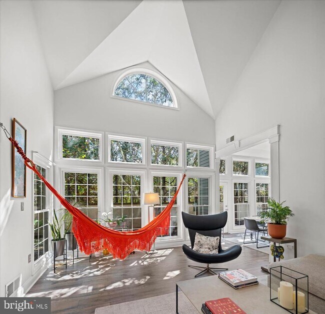 Building Photo - 9 Cromwell Ct