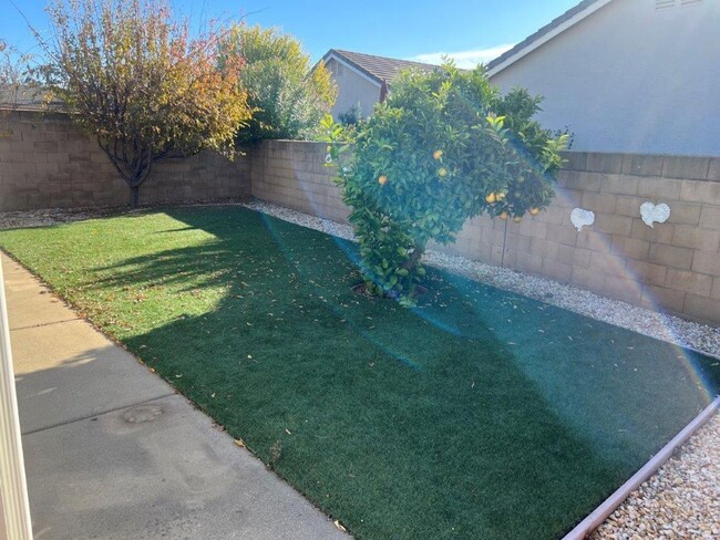 Building Photo - Exclusive Diamond Grove Gated Senior Commu...