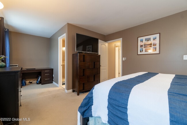 Building Photo - 3 Deerwood Ct