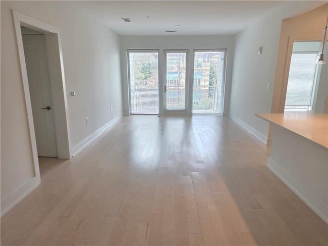 Building Photo - 775 Juniper St NE