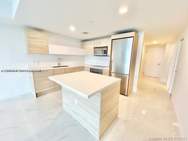 Building Photo - 16385 Biscayne Blvd