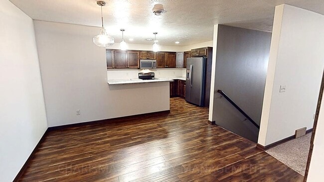 Building Photo - 3 BD, 2 BA IN TEA! LOCATION! LOCATION! LOCATION! AMENITY FILLED, PET FRIENDLY TOWN HOME!